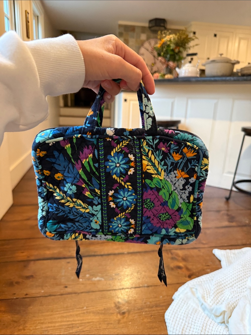 Quilted Vera Bradley Midnight Blues Floral Travel Case in Navy Multicolor